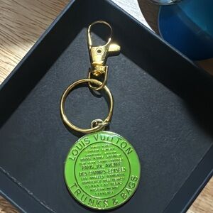 Louis Vuitton Green and Gold Key Holder